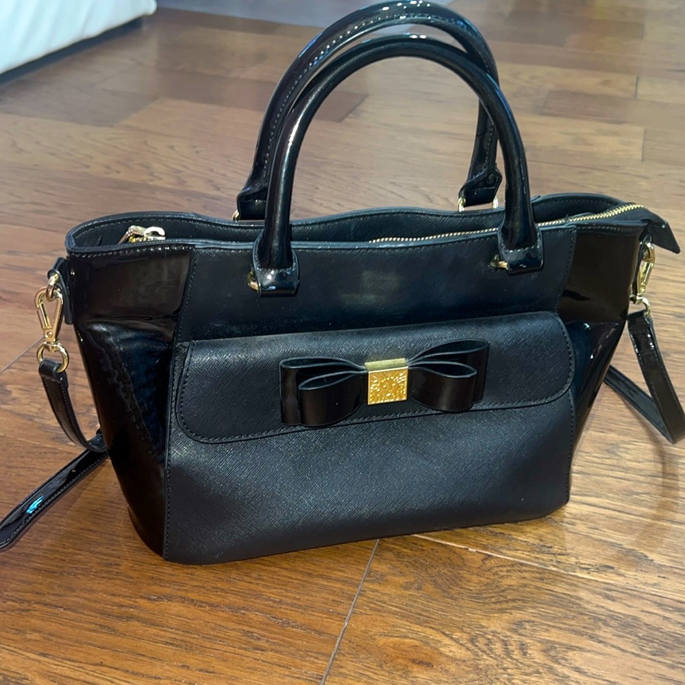 Anne Klein black bow bag with removable crossbody string